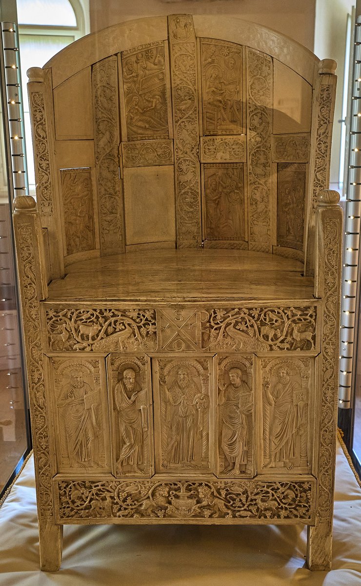 The ivory throne of Maximian, 546 to 556 CE, Archiepiscopal Museum, Ravenna. Photo: Graeme Churchard, CC BY 2.0.