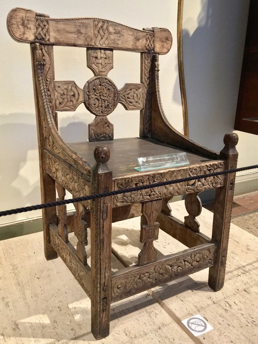 The Tyldal chair, c. 1150 to 1200, Kulturhistorisk Museum, Oslo. Photo: Wolfmann, CC BY-SA 4.0.