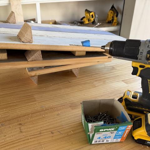 Driving 4 x 40s into glued cleats. Two per joint felt right.
